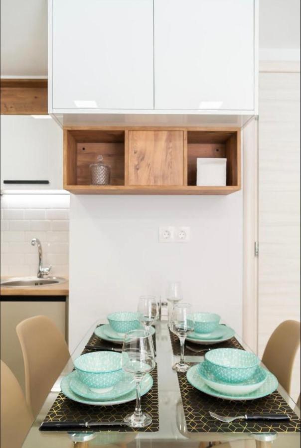 Helen Luxury Happy House Apartment